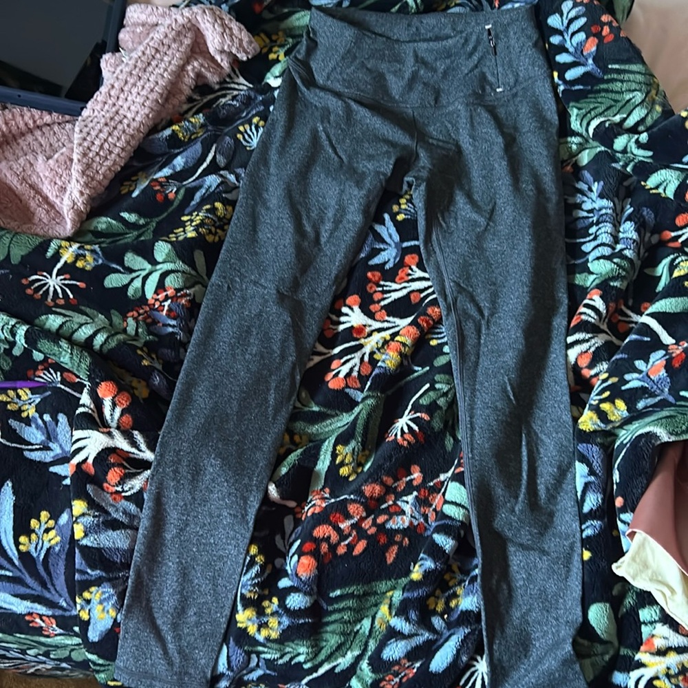 grey leggings